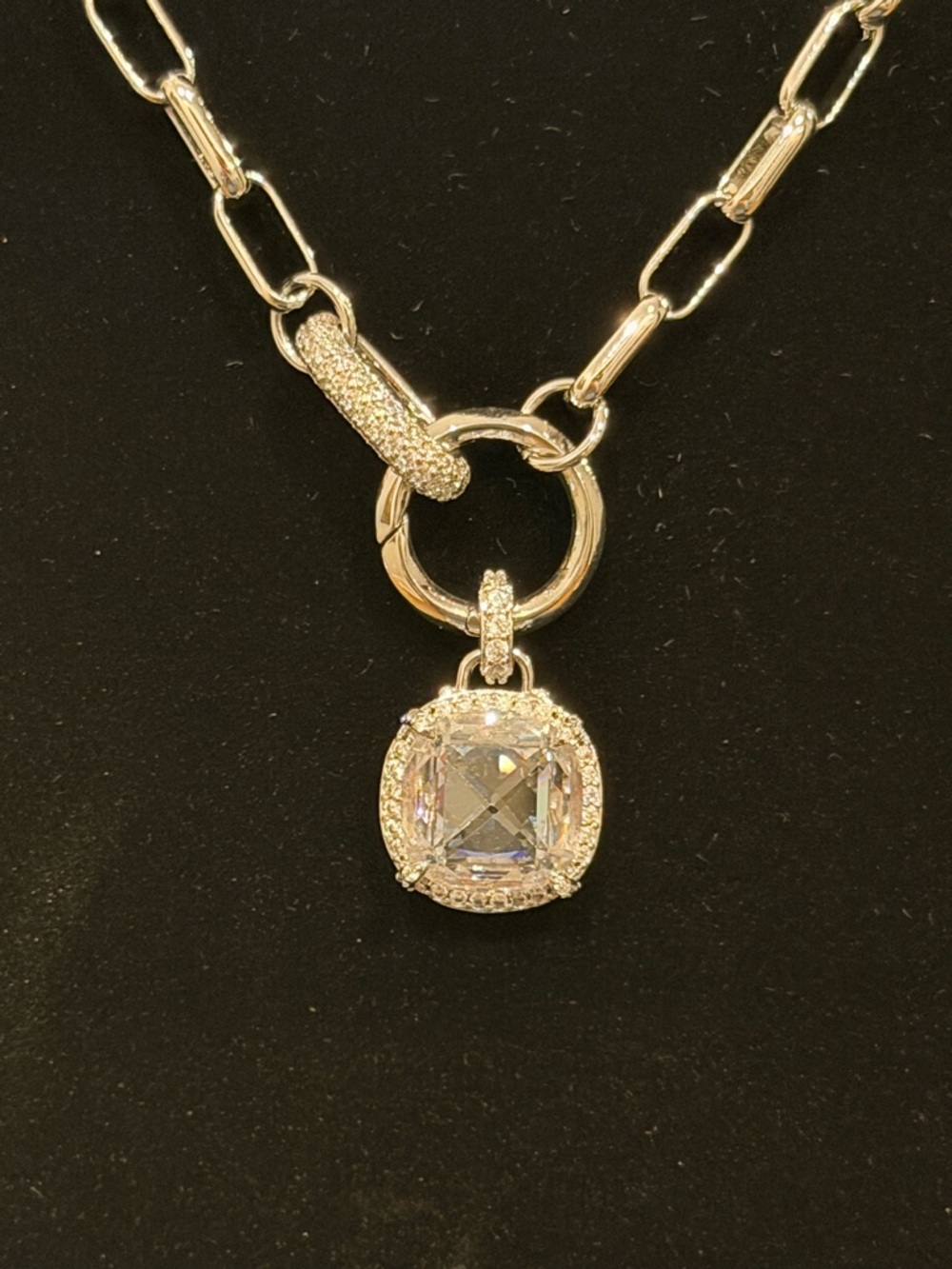Bomb Party NWOT! Gold Crystal Toggle Pendant Necklace - Picture 5 of 9